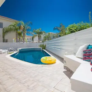 Kalamies Family Villa